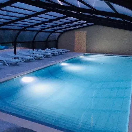 3 Etoiles - Piscine - Efb0gh Kamp alanı *