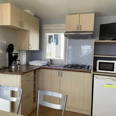 3 Etoiles - Piscine - Efb0gh Kamp alanı