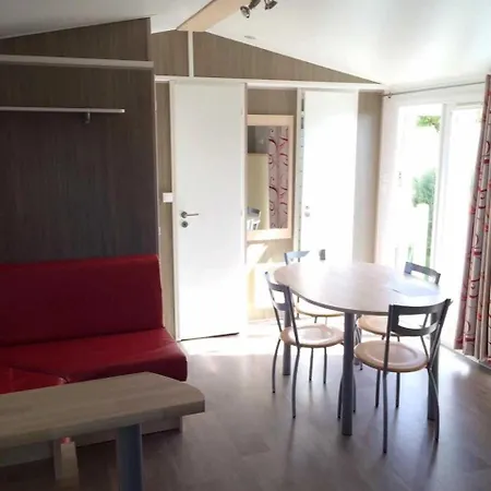 3 Etoiles - Piscine - Efb0gh Kamp alanı *